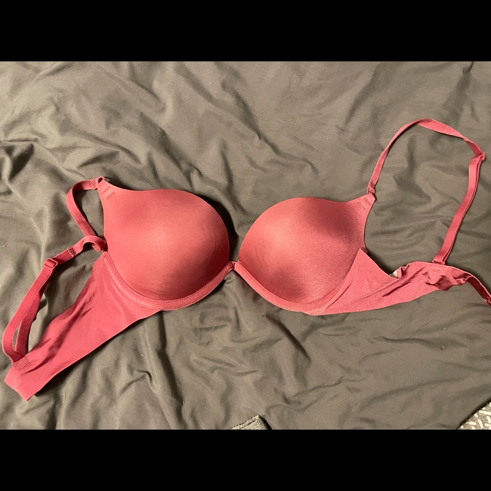 34B Victoria’s Secret bra